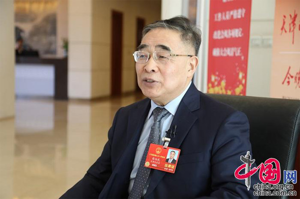 张伯礼代表:发挥中医药优势 助力健康中国