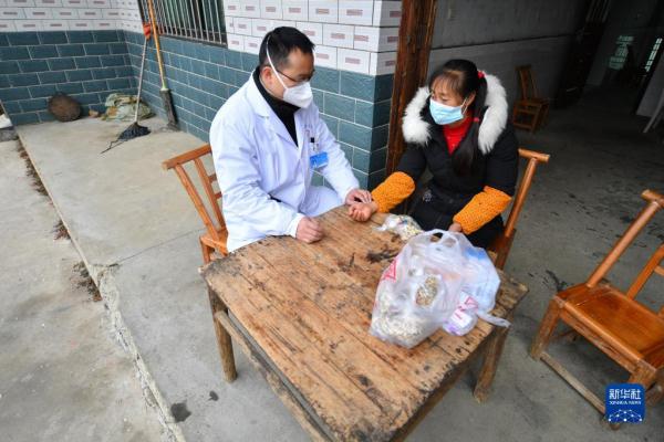 湖南长沙：中医药助力农村地区防疫