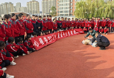 甘肃通渭县人民医院宣传主题“心梗拨打120，胸痛中心快救命”